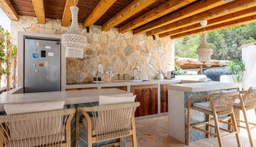 Resa Estates port des Torrent sale koop finca Ibiza outdoor kitchen.jpg